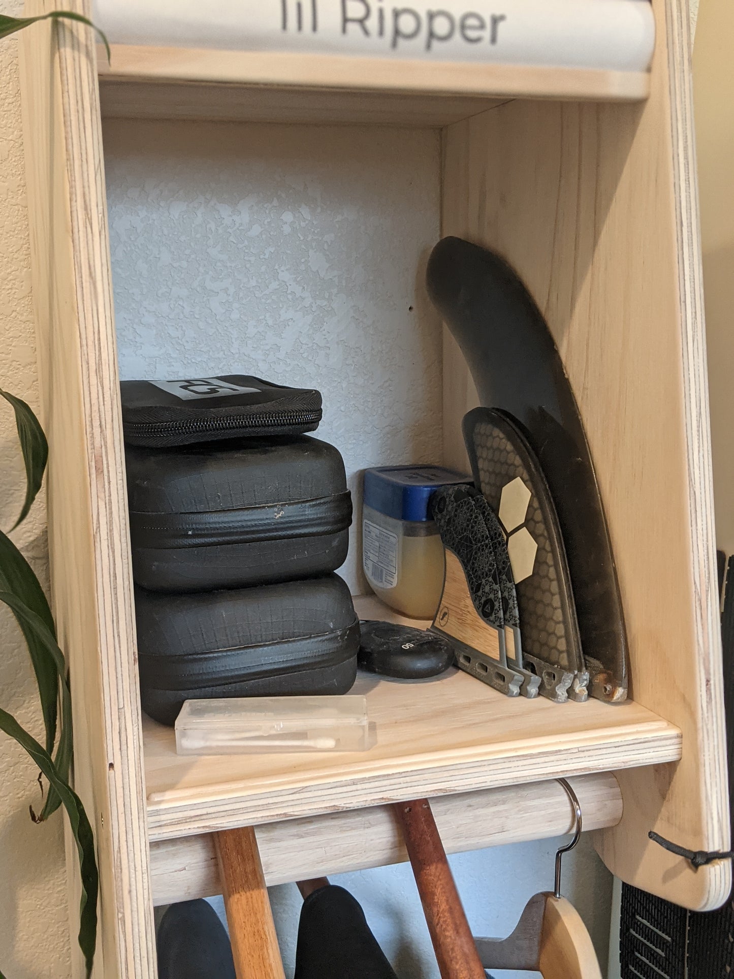 Lil Ripper Surf Locker / Surfboard Storage / Sports Locker