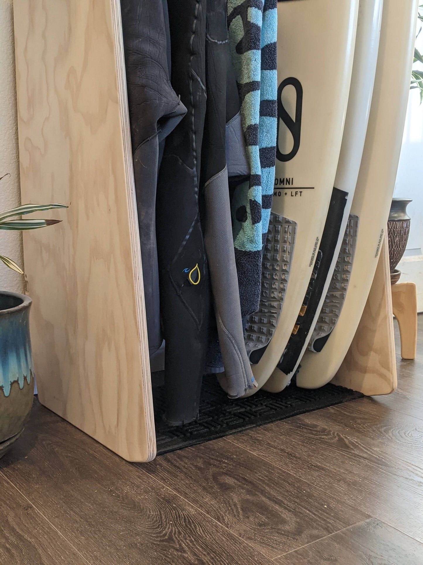 Lil Ripper Surf Locker / Surfboard Storage / Sports Locker